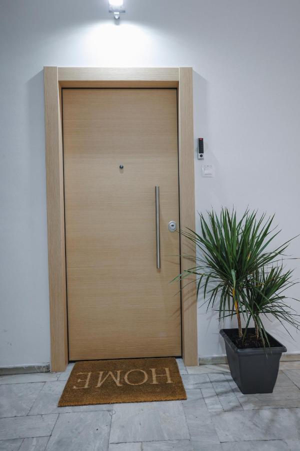 Zeos Finest Jacuzzi Suite Athens Exterior photo