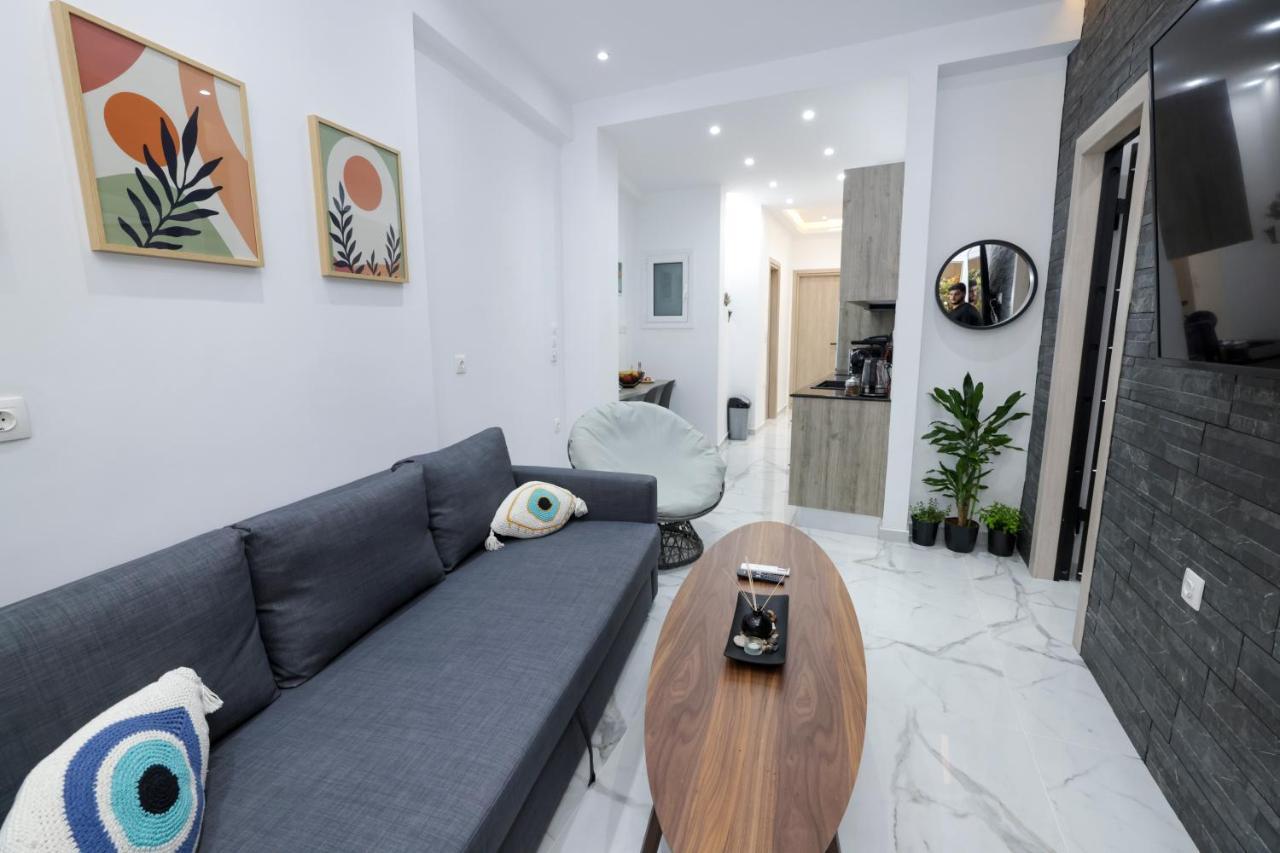 Zeos Finest Jacuzzi Suite Athens Exterior photo